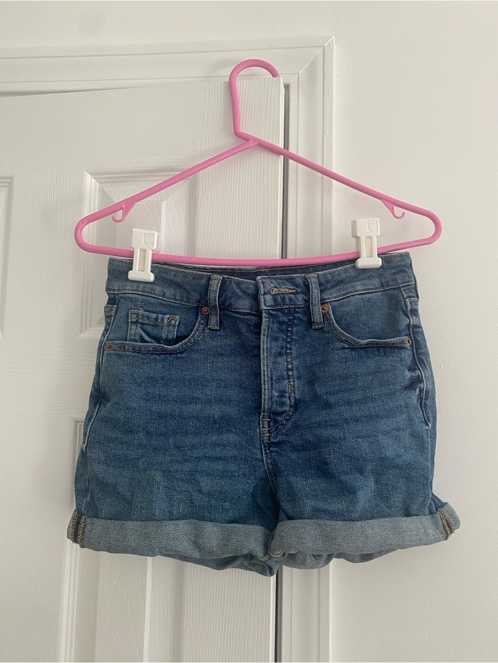 Old Navy Women's Medium Blue Rolled-Hem Denim Shorts